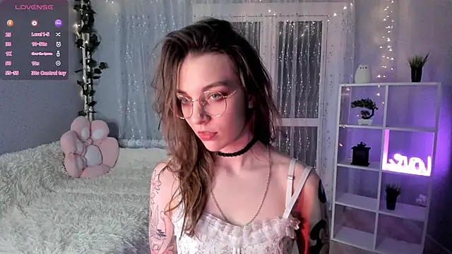 AraCopple online show from 12.15.24