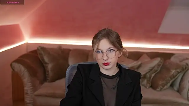 Snapshot of Inessa_Song chatting on 02.08.25 Inessa Song online show from 02.08.25