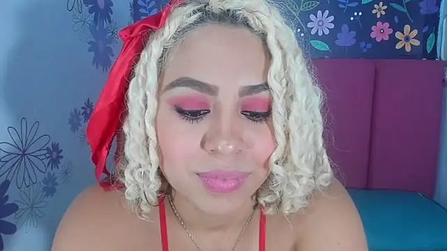 Lucy White   online show from 10.09.25