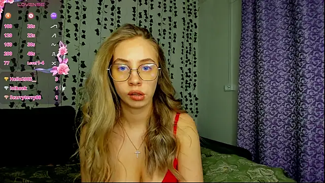 Snapshot of Kitty_Katrine chatting on 02.14.25 Kitty Katrine online show from 02.14.25