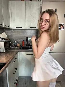 Kitty Katrine online show from 02.04.26