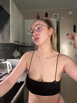 Kitty Katrine online show from 03.07.26