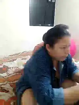 Snapshot of ZuriandAlex chatting on 02.06.25 ZuriandAlex online show from 02.06.25