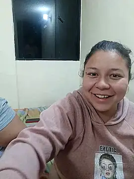 Snapshot of ZuriandAlex chatting on 02.15.25 ZuriandAlex online show from 02.15.25