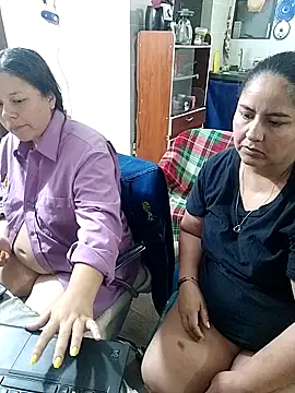 Snapshot of ZuriandAlex chatting on 02.28.25 ZuriandAlex online show from 02.28.25