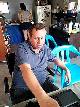 Snapshot of ZuriandAlex chatting on 03.22.25 ZuriandAlex online show from 03.22.25