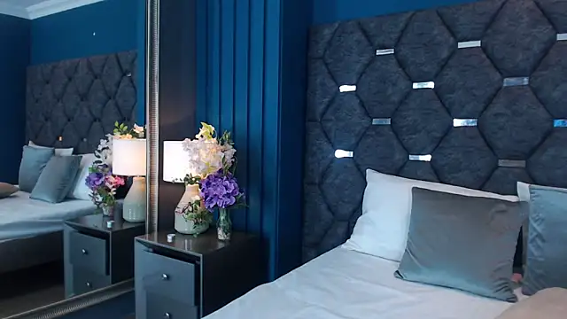 VanessaGlenn online show from 10.31.25