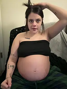 Snapshot of Sashabbay chatting on 02.25.26 Sashabbay online show from 02.25.26