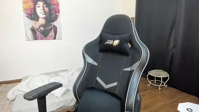 Snapshot of GoddessAnna chatting on 12.29.24 GoddessAnna online show from 12.29.24