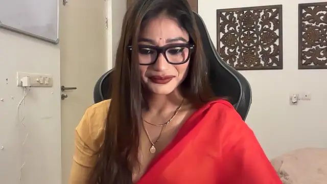 Snapshot of GoddessAnna chatting on 11.18.25 GoddessAnna online show from 11.18.25