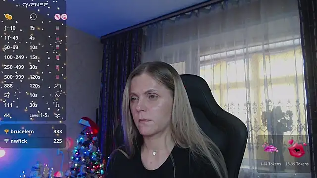 Snapshot of JessieOMays chatting on 12.20.24 JessieOMays online show from 12.20.24