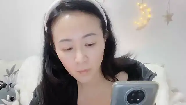 Snapshot of fanfan-FF chatting on 12.30.24 fanfan-FF online show from 12.30.24