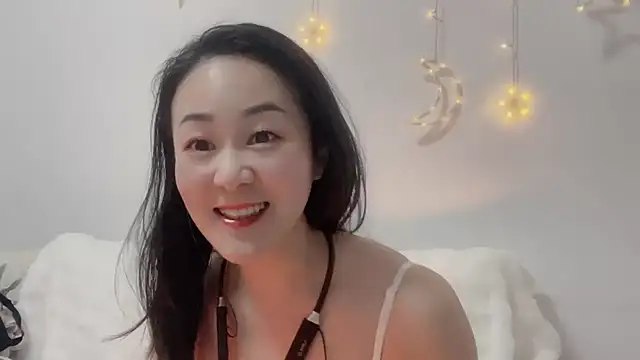 Snapshot of fanfan-FF chatting on 12.31.24 fanfan-FF online show from 12.31.24