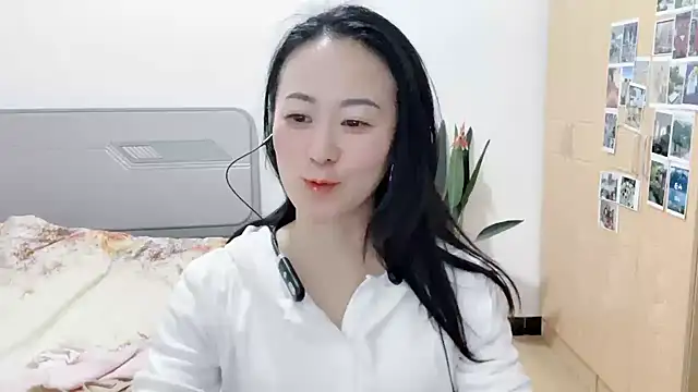 Snapshot of fanfan-FF chatting on 03.13.25 fanfan-FF online show from 03.13.25