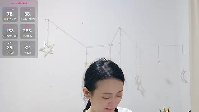 Snapshot of fanfan-FF chatting on 10.28.25 fanfan-FF online show from 10.28.25