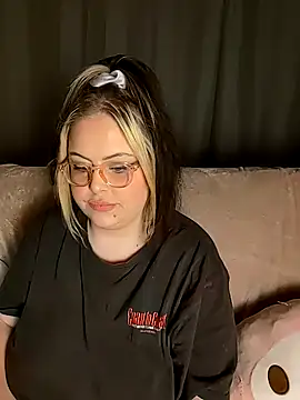 ChubbyBubs online show from 10.27.25