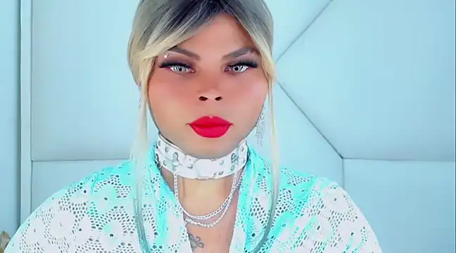 Snapshot of AdanKinng chatting on 12.12.24 AdanKinng online show from 12.12.24