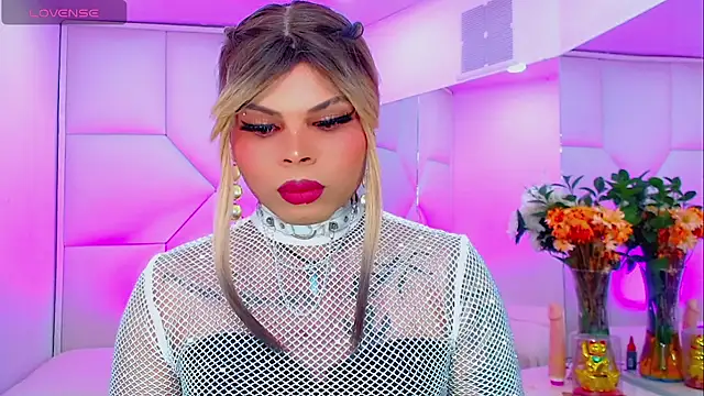 Snapshot of AdanKinng chatting on 09.13.25 AdanKinng online show from 09.13.25