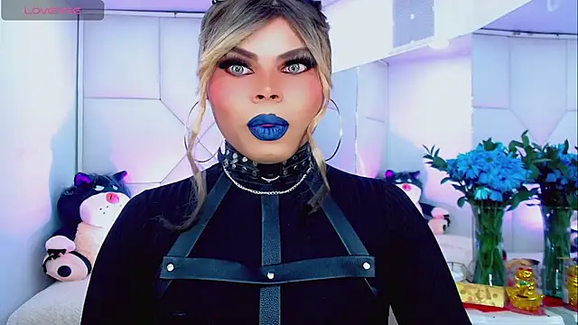 Snapshot of AdanKinng chatting on 11.25.25 AdanKinng online show from 11.25.25