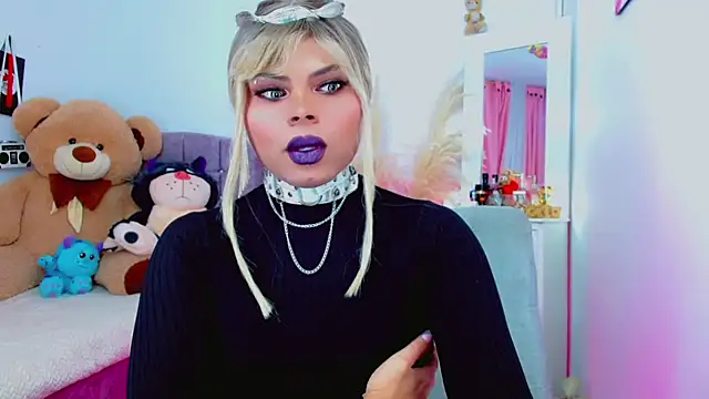 Snapshot of AdanKinng chatting on 04.15.26 AdanKinng online show from 04.15.26