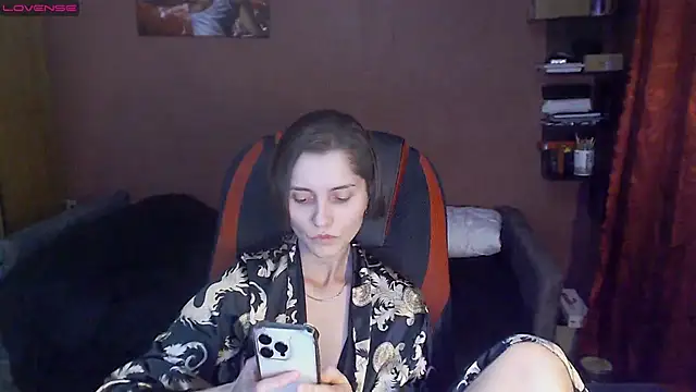 womanstrong78 online show from 01.27.25