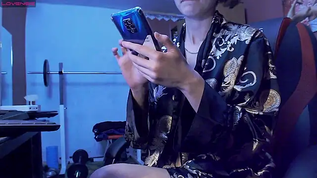 womanstrong78 online show from 02.22.25