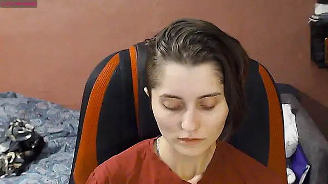 womanstrong78 online show from 02.27.25