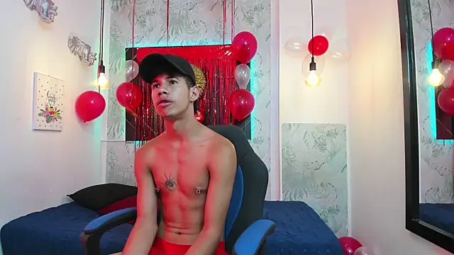 Snapshot of Erick_Zhimerman chatting on 02.14.25 Erick Zhimerman online show from 02.14.25