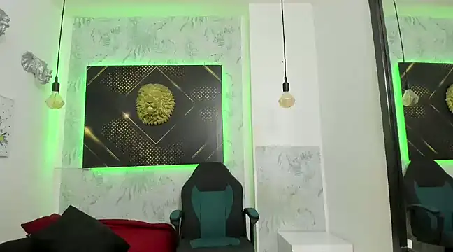 Snapshot of Erick_Zhimerman chatting on 02.21.25 Erick Zhimerman online show from 02.21.25