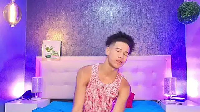 Snapshot of Erick_Zhimerman chatting on 03.17.25 Erick Zhimerman online show from 03.17.25