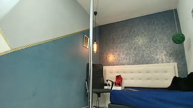 Snapshot of Erick_Zhimerman chatting on 10.04.25 Erick Zhimerman online show from 10.04.25