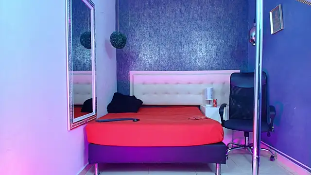 Snapshot of Erick_Zhimerman chatting on 10.05.25 Erick Zhimerman online show from 10.05.25