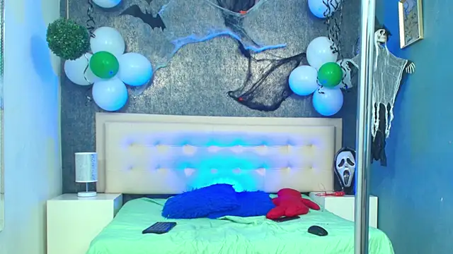 Snapshot of Erick_Zhimerman chatting on 10.25.25 Erick Zhimerman online show from 10.25.25