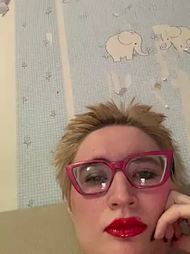 Snapshot of Charlotteeroseee chatting on 02.09.25 Charlotteeroseee online show from 02.09.25