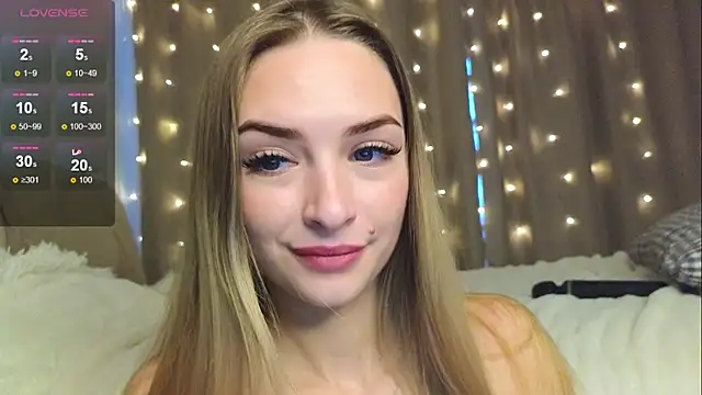 Snapshot of Soft_Eva chatting on 12.19.24 Soft Eva online show from 12.19.24