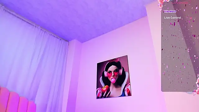 Snapshot of zoe_rivers chatting on 02.08.25 zoe rivers online show from 02.08.25