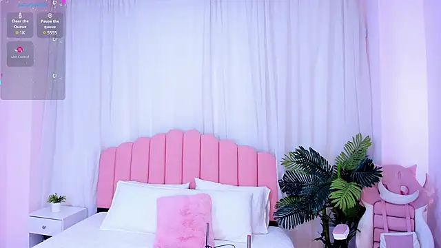 Snapshot of zoe_rivers chatting on 02.21.25 zoe rivers online show from 02.21.25