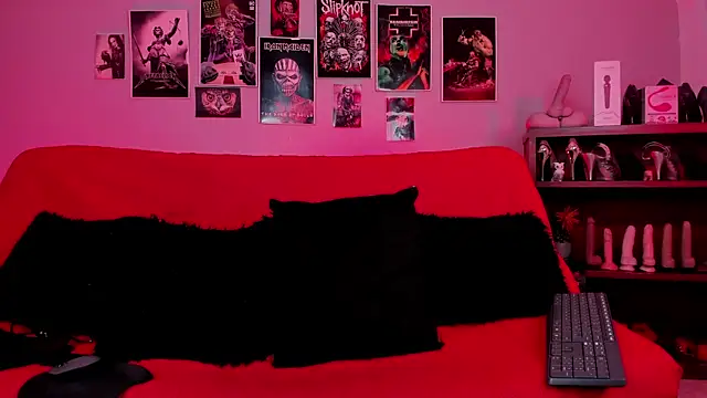 lilith-deveraux online show from 10.21.25