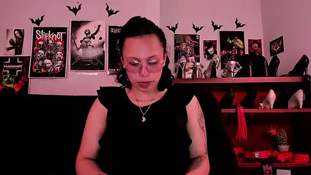 Snapshot of lilith-deveraux chatting on 06.23.26 lilith-deveraux online show from 06.23.26