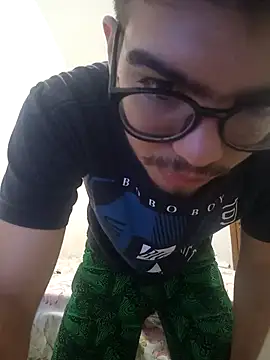 Snapshot of Edwardsky000 chatting on 12.04.24 Edwardsky000 online show from 12.04.24