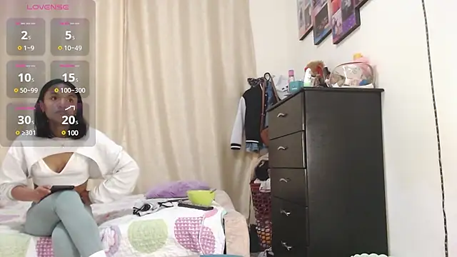 Snapshot of Samary_thomas chatting on 12.18.24 Samary thomas online show from 12.18.24