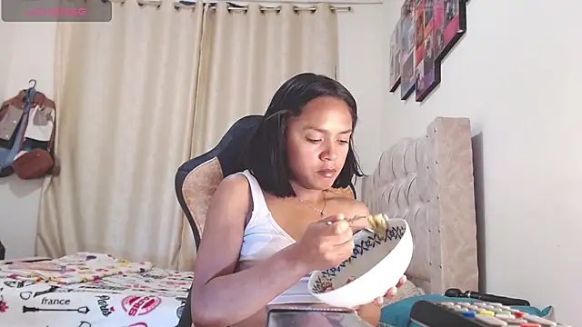 Snapshot of Samary_thomas chatting on 01.17.25 Samary thomas online show from 01.17.25