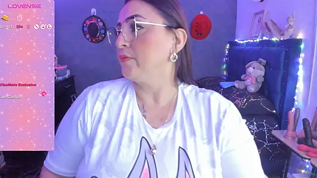 Ivonnee   online show from 01.12.25