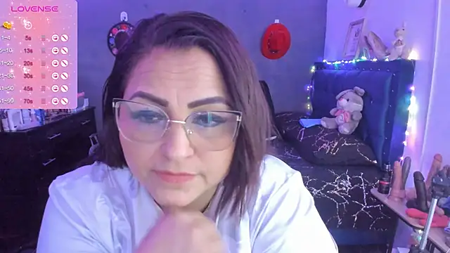 Ivonnee   online show from 01.12.25