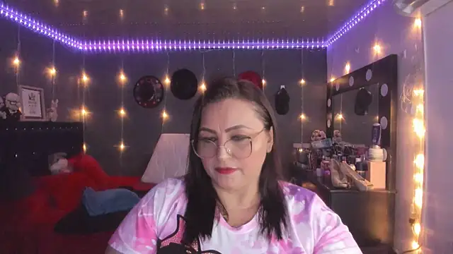 Ivonnee   online show from 03.07.25