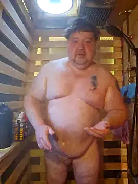 Snapshot of alienbunny chatting on 02.28.25 alienbunny online show from 02.28.25