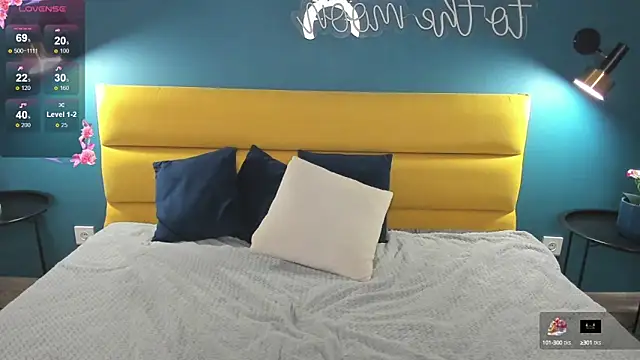 KetrinWhite online show from 10.02.25