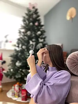 Mia Ethan online show from 12.14.24