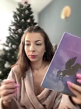 Mia Ethan online show from 12.17.24