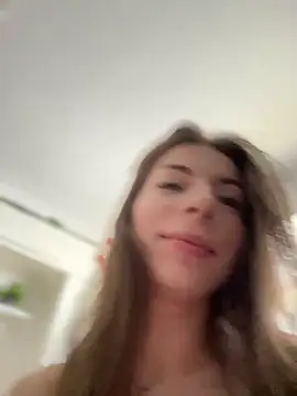 Mia Ethan online show from 01.04.25